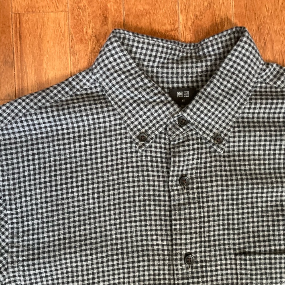 Men’s Soft Gray and Black Checked Flannel - Uniqlo